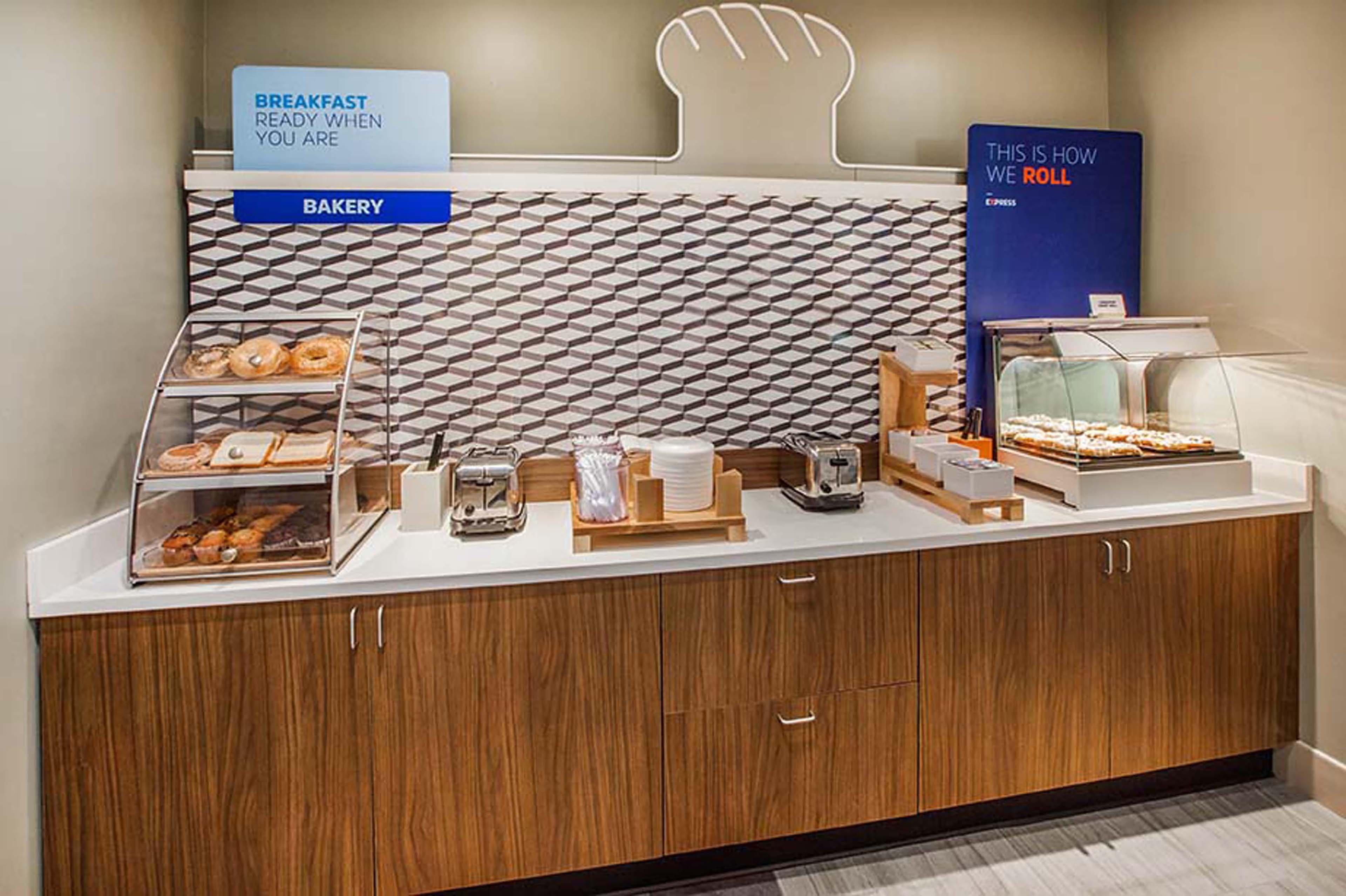 Holiday Inn Express & Suites Covington By Ihg Екстериор снимка