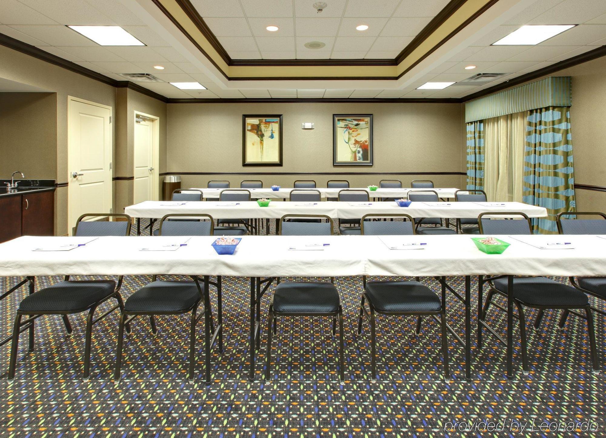Holiday Inn Express & Suites Covington By Ihg Съоръжения снимка